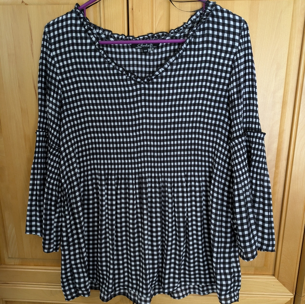 Charlie B blouse Size M